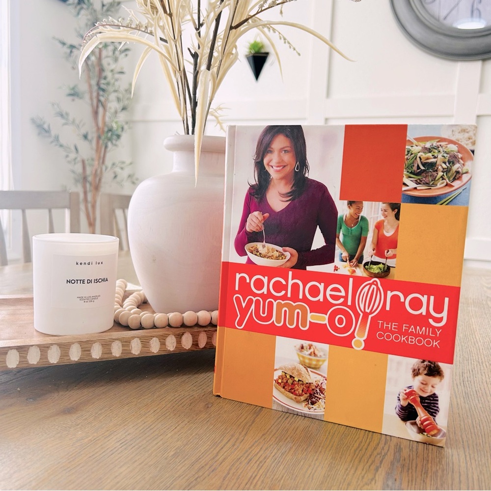 Rachel‎ Ray Yum-O Family Cookbook